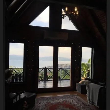 Manzaras Bungalov Hotel *